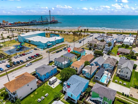 Nearby landmark, Day, Neighbourhood, Bird's eye view, Beach, Sea view, Location