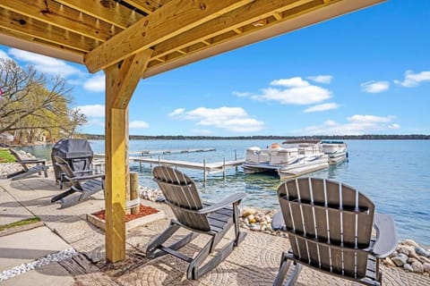 Spacious Multi-Unit Retreat with Lakefront Views House in Fife Lake