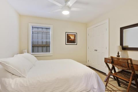 Cute 1bed steps from French Q and Jazz venues Apartment in Garden District