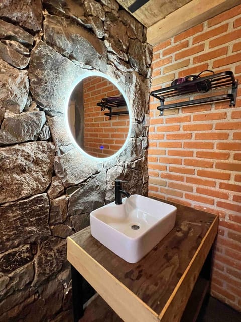 Cozy cabin in the woods with a wooden tub Cabin in Hidalgo, Mexico