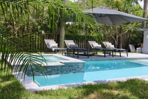 Friendly Fox Luxury Pool & Spa - Near DT & Beach home House in Fort Lauderdale