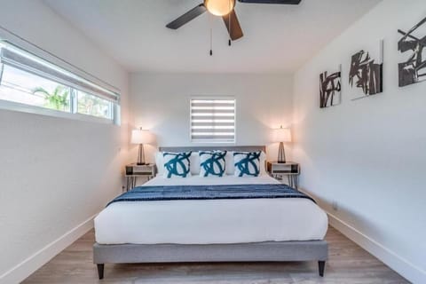 Friendly Fox Luxury Pool & Spa - Near DT & Beach home House in Fort Lauderdale