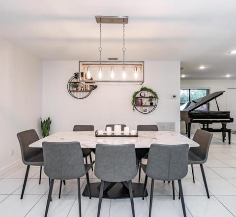 Fox Private Resort- Near Downtown & Beach home House in Fort Lauderdale