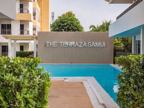Property building, Day, Pool view, Swimming pool