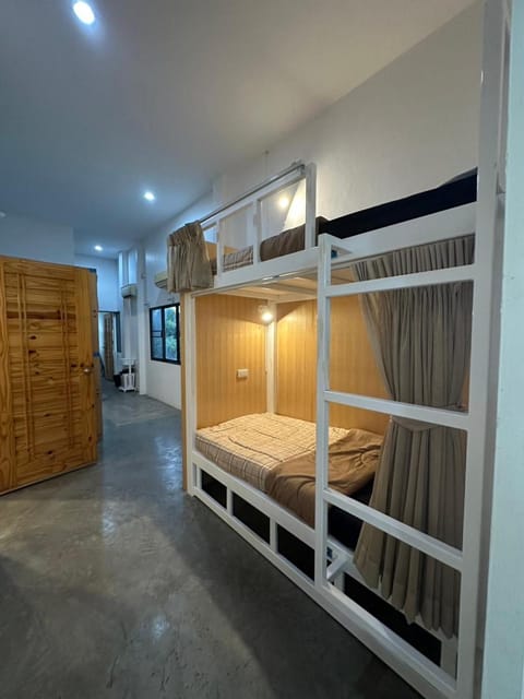 bunk bed