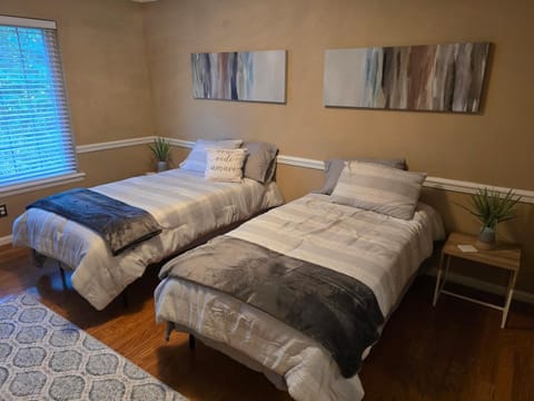 Charming Contemporary Home Vacation rental in Vestavia Hills