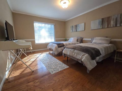 Charming Contemporary Home Vacation rental in Vestavia Hills