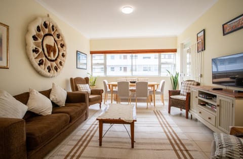 Communal lounge/ TV room, TV and multimedia, Living room
