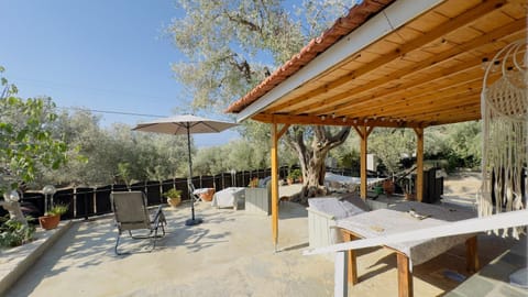 Lithos Estate Plomari House in İzmir Province