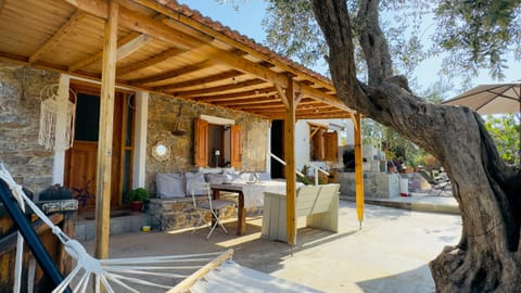 Lithos Estate Plomari House in İzmir Province