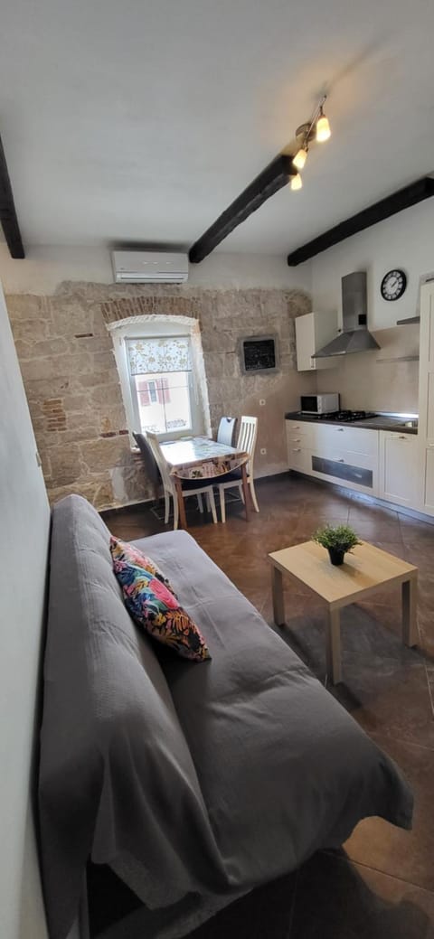Living room, Dining area, kitchen