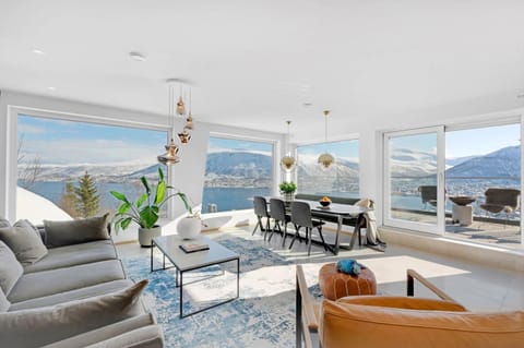 Mountain view, Sea view