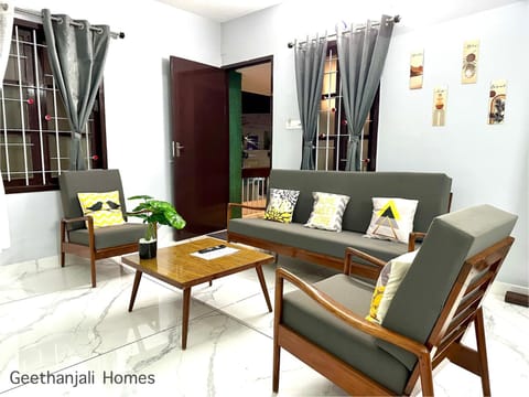 Living room, Seating area