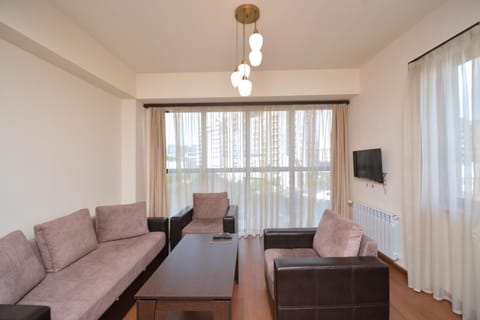 Communal lounge/ TV room, TV and multimedia, Living room, Seating area, Evening entertainment