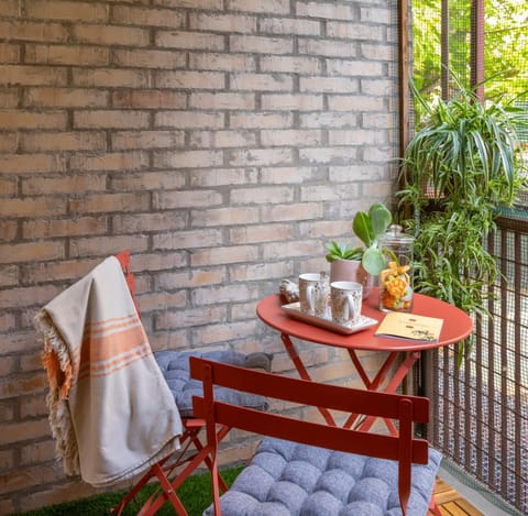 Patio, Day, Balcony/Terrace, Seating area