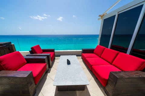Balcony/Terrace, Living room