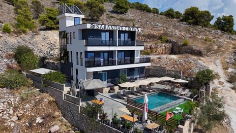 Saranda's Crown Hotel in Sarandë