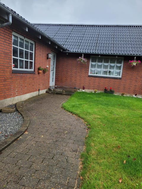 Cozy Room with Garden View in centre of Billund Vacation rental in Billund