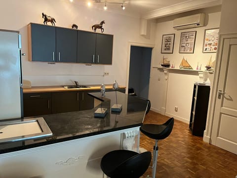 Dining area, dishwasher, stove