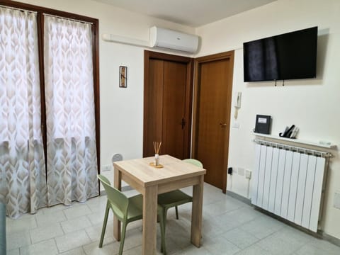 TV and multimedia, Living room, Dining area