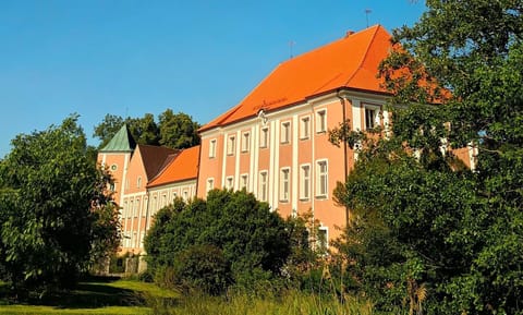 Property building, Day, Landmark view
