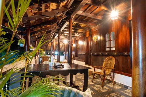 Restaurant/places to eat, Balcony/Terrace, Living room, Banquet/Function facilities, Seating area, Dining area