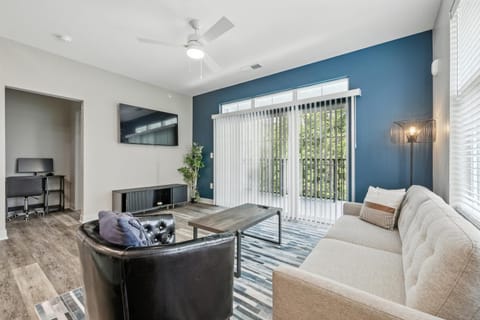 IRIE Living Divine Kg 2bd Gym Pool Brand New Apartment in Indiana