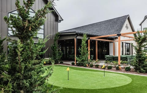 IRIE Living Brand New Lux 2BR Min Grand Park Apartment in Westfield