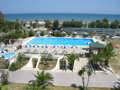 Pool view, Swimming pool