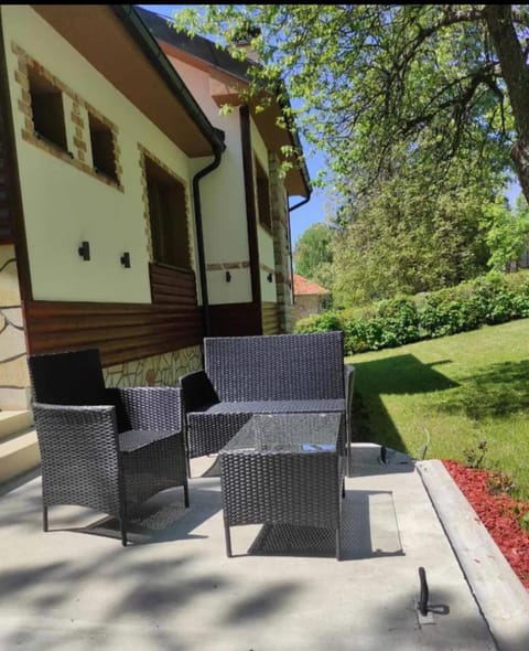 Property building, Patio, Day, Garden, Seating area, Garden view