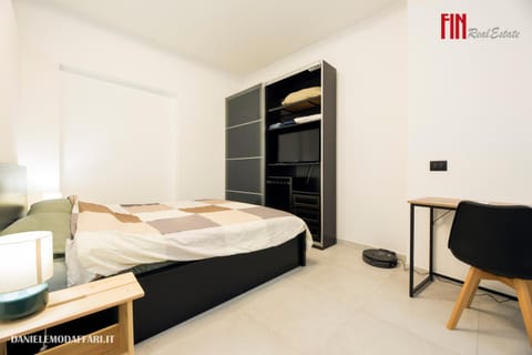 Bed, Photo of the whole room, wardrobe