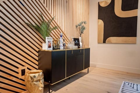 Downtown Luxury Villa Hot Tub Walk To Lake House in Coeur dAlene