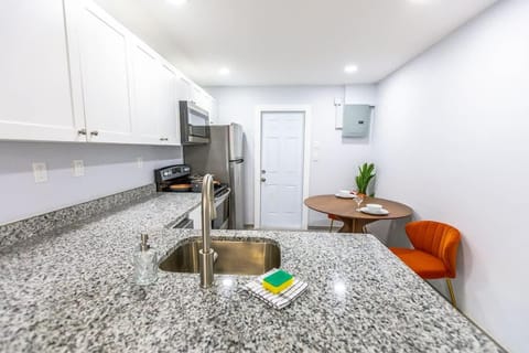 Trendy Home by Jet Skis Parks & Art Hotspots House in Sarasota