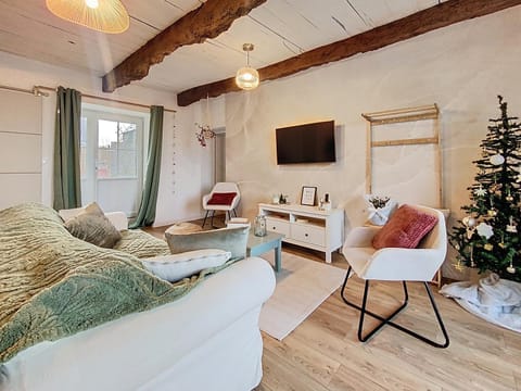 TV and multimedia, Seating area