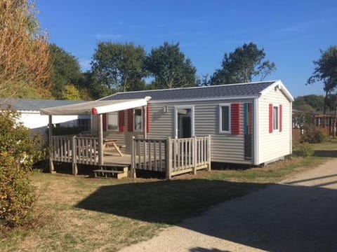 Mobil-home 3 Chambres avec Terrasse à Sarzeau - API-1-52-405 Campground/ 
RV Resort in Brittany