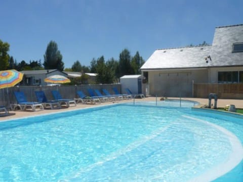 Mobil-home 3 Chambres avec Terrasse à Sarzeau - API-1-52-405 Campground/ 
RV Resort in Brittany