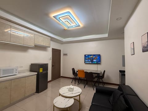TV and multimedia, Kitchen or kitchenette, Seating area, Dining area