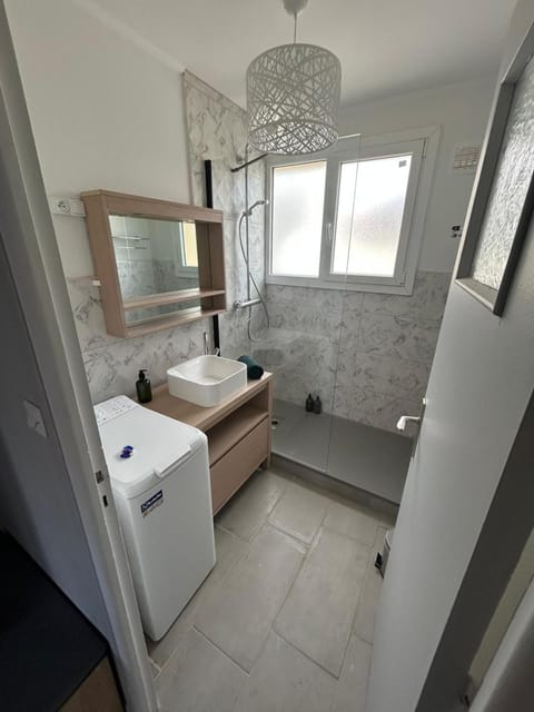 T2 moderne proche centre avec balcon et wifi Apartment in Saint-Lô