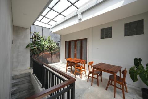 Day, View (from property/room), Balcony/Terrace, Balcony/Terrace, Dining area