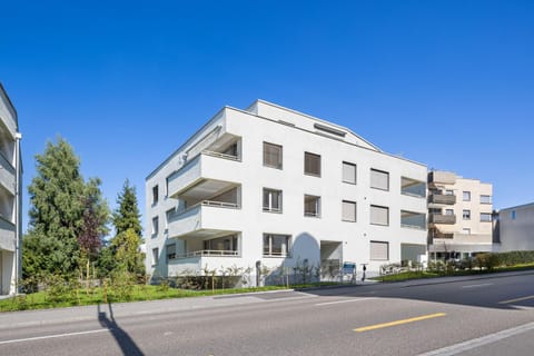 Property building, Street view, Location