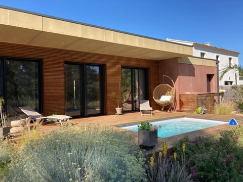 Garden, Swimming pool, sunbed