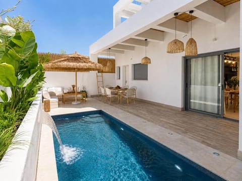 Property building, Swimming pool