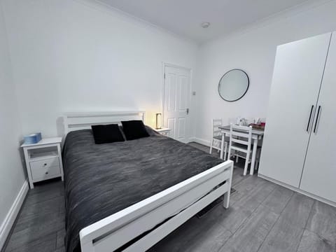 Bed, Bedroom, wardrobe