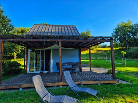 Property building, Garden, Balcony/Terrace