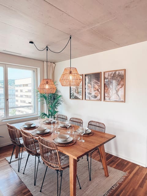 Living room, Seating area, Dining area