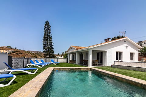 Property building, Pool view