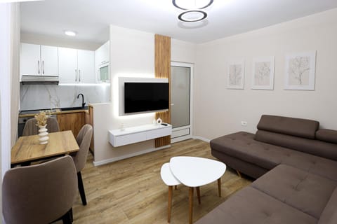 TV and multimedia, Living room, Dining area