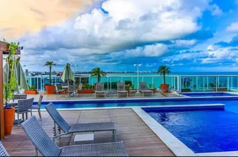 Balcony/Terrace, Sea view, Swimming pool, Swimming pool, sunbed