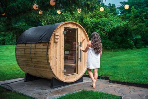 Bourbon Trail Estate! Golf Sim, Speakeasy, 14 House in Frankfort