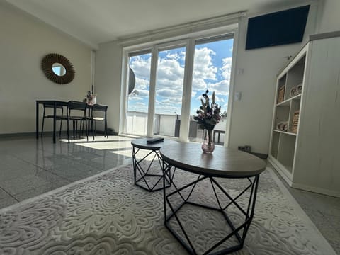 TV and multimedia, Living room, Dining area